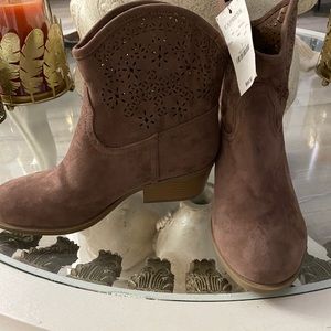 New booties express